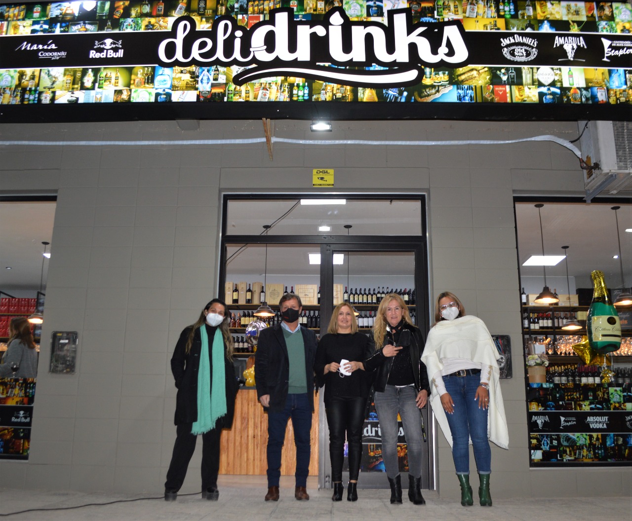 Delidrinks en Barranqueras Magda Ayala acompa su apertura